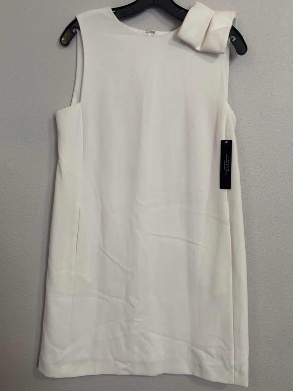 Sleeveless White Shift Dress with Shoulder Bow